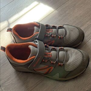 Merrell Athletic Shoes in Gray and Orange
